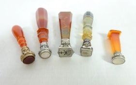 Five small agate and carnelian seals (5) Condition Report <a href='//www.