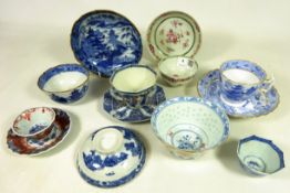 18th/ 19th Century and later Chinese tea bowls,