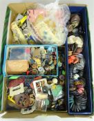 Various Vintage buttons and buckles in one box Condition Report <a href='//www.