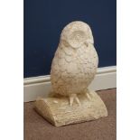 Composite stone circular owl figure, H43cm Condition Report <a href='//www.