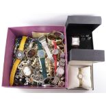 Costume jewellery and watches in one box Condition Report <a href='//www.