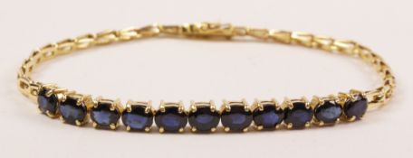 Bracelet set with eleven sapphires stamped 585 approx 7.