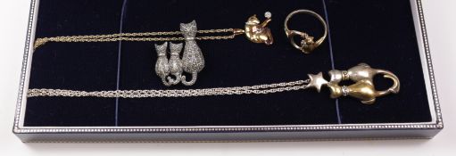 Marcasite brooch in the form of a cat and two kittens,