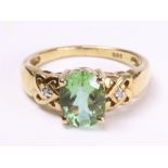 Green apatite and diamond silver-gilt ring stamped 925 Condition Report <a