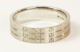 Gentleman's diamond set hallmarked silver ring Condition Report <a href='//www.