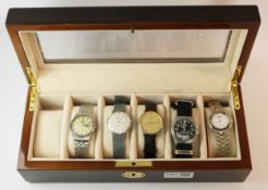 Collection of wristwatches in watch case Condition Report <a href='//www.