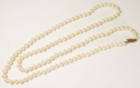 Single string of pearls the clasp hallmarked 9ct approx 70cm Condition Report