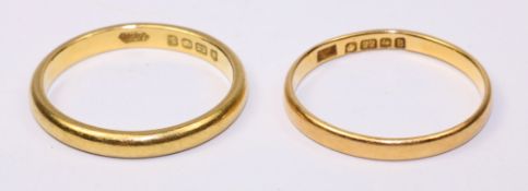 Two hallmarked 22ct gold wedding bands approx 5gm Condition Report <a