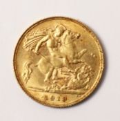 1913 half gold sovereign Condition Report <a href='//www.davidduggleby.