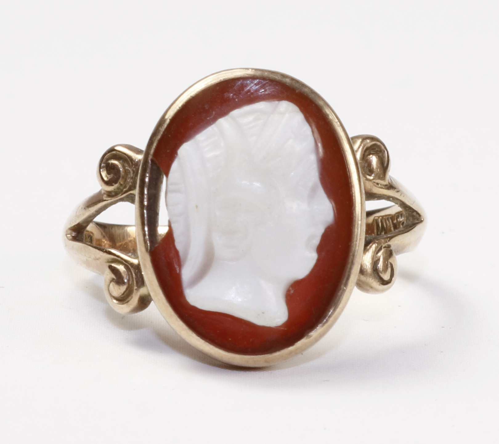 Cameo ring hallmarked 9ct Condition Report <a href='//www.davidduggleby.