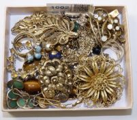 Vintage and later silver-gilt costume jewellery in one box Condition Report <a