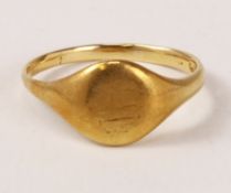 Hallmarked 18ct gold signet ring approx 6gm Condition Report <a href='//www.