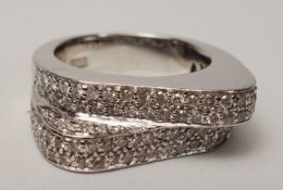 Abstract diamond white gold ring stamped 750