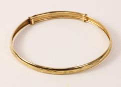 Gold bangle etched decoration hallmarked 9ct approx 5gm Condition Report <a