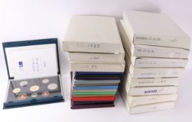 Royal Mint proof coin sets 1970-1994 boxed Condition Report <a href='//www.