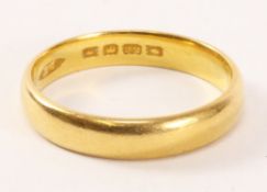 22ct gold wedding band London 1921 approx 4.9gm Condition Report <a href='//www.