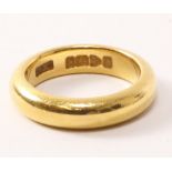 22ct gold plain wedding band Chester 1933 approx 8.