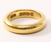 22ct gold plain wedding band Chester 1933 approx 8.
