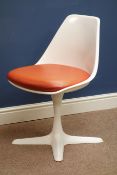 1960s 'Arkana' swivel tulip chair with upholstered seat in orange leather Condition