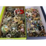 Large quantity of jewellery oddments in two boxes Condition Report <a