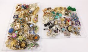 Vintage and later brooches,