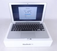 Apple Macbook Air A1465 (early 2014) 11-inch LED-backlit widescreen notebook, 1.