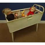 Lloyd Loom type Crib containing a collection of 1940's/50's dolls Condition Report