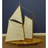 Wooden pond yacht, L110cm Condition Report <a href='//www.davidduggleby.