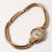 Everite Swiss made 9ct gold wristwatch on 9ct gold 'Ladyfair' bracelet hallmarked approx 19.