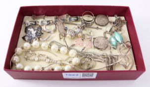 Siam and other silver jewellery, pairs ear-rings, pendants stamped 925,