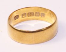 22ct gold wedding band hallmarked approx 3.6gm Condition Report <a href='//www.