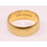 22ct gold wedding band hallmarked approx 5.