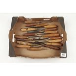 18 carving tools G