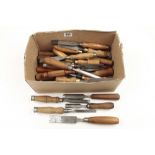 29 chisels and gouges G