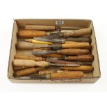 16 chisels and gouges G