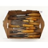 13 chisels and gouges G