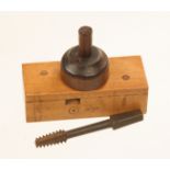 A 3/8" boxwood screwbox and tap by BUCK London with keeper G++