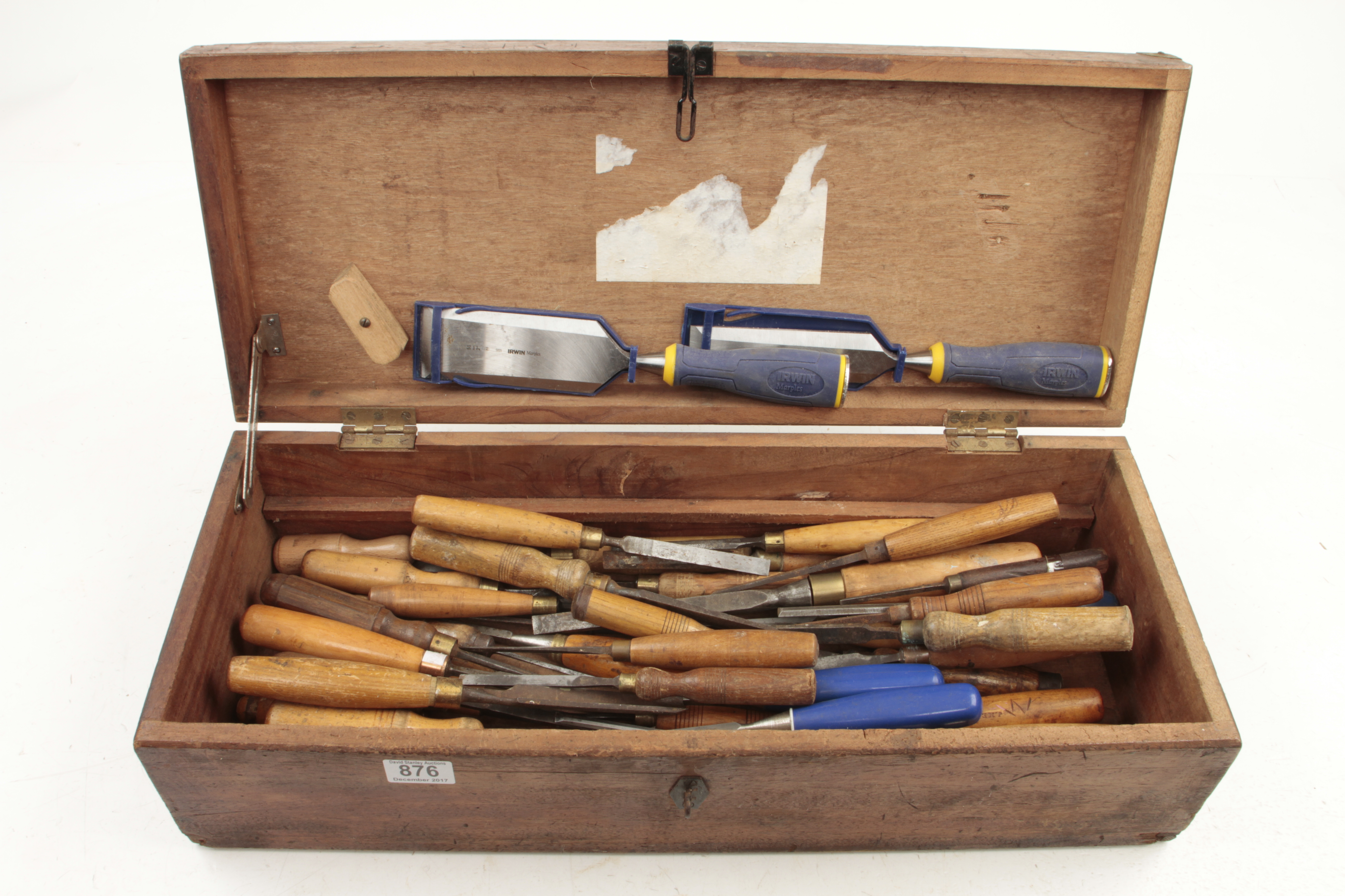 50 chisels and gouges in mahogany box G
