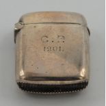 A plain silver vesta case, Birmingham 1901.