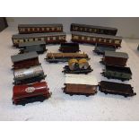 Hornby Dublo:- A collection of carriages and wagons,