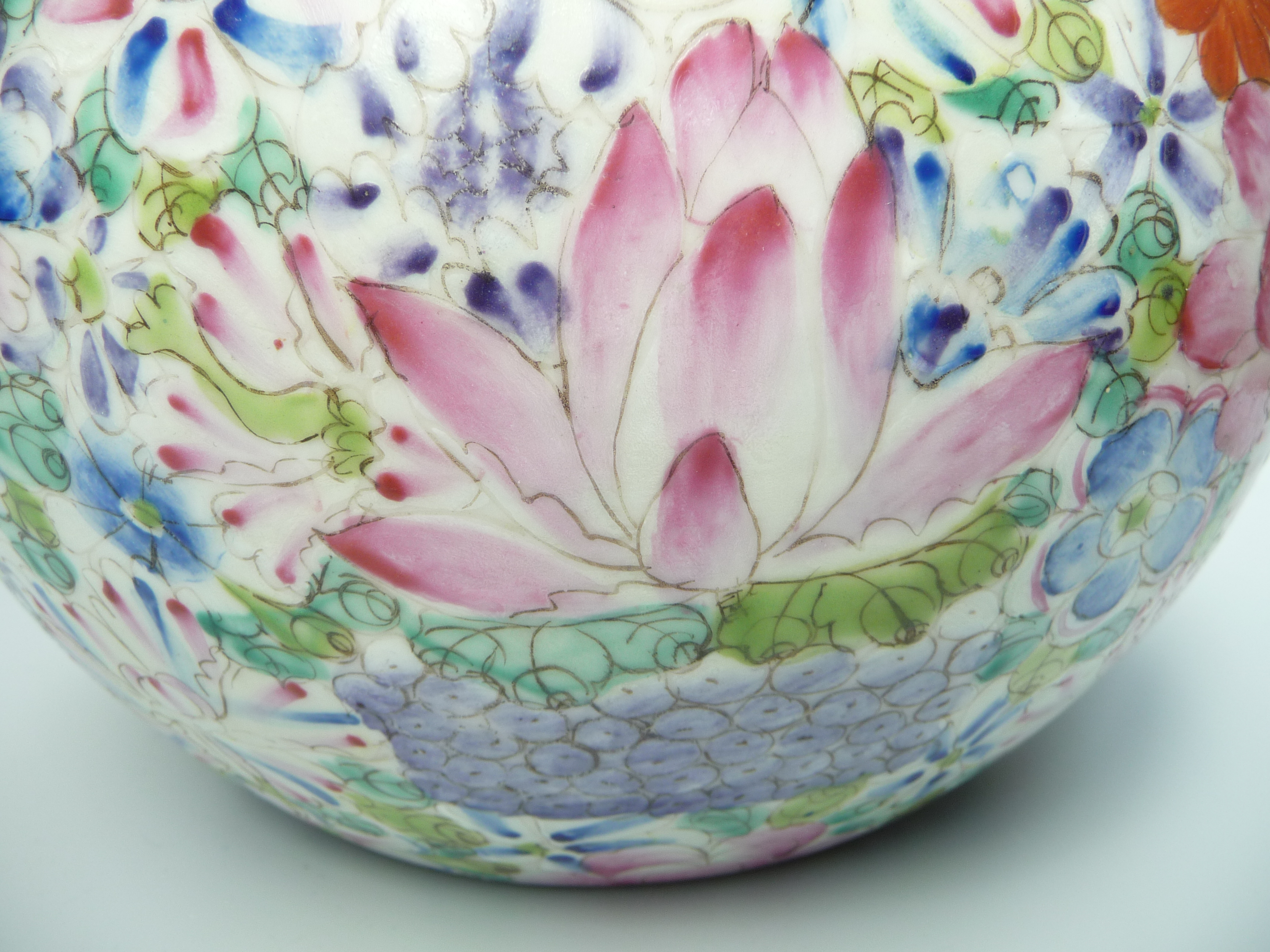 A Chinese porcelain millefiori bowl, densely painted with flowers on a white ground, - Image 8 of 10