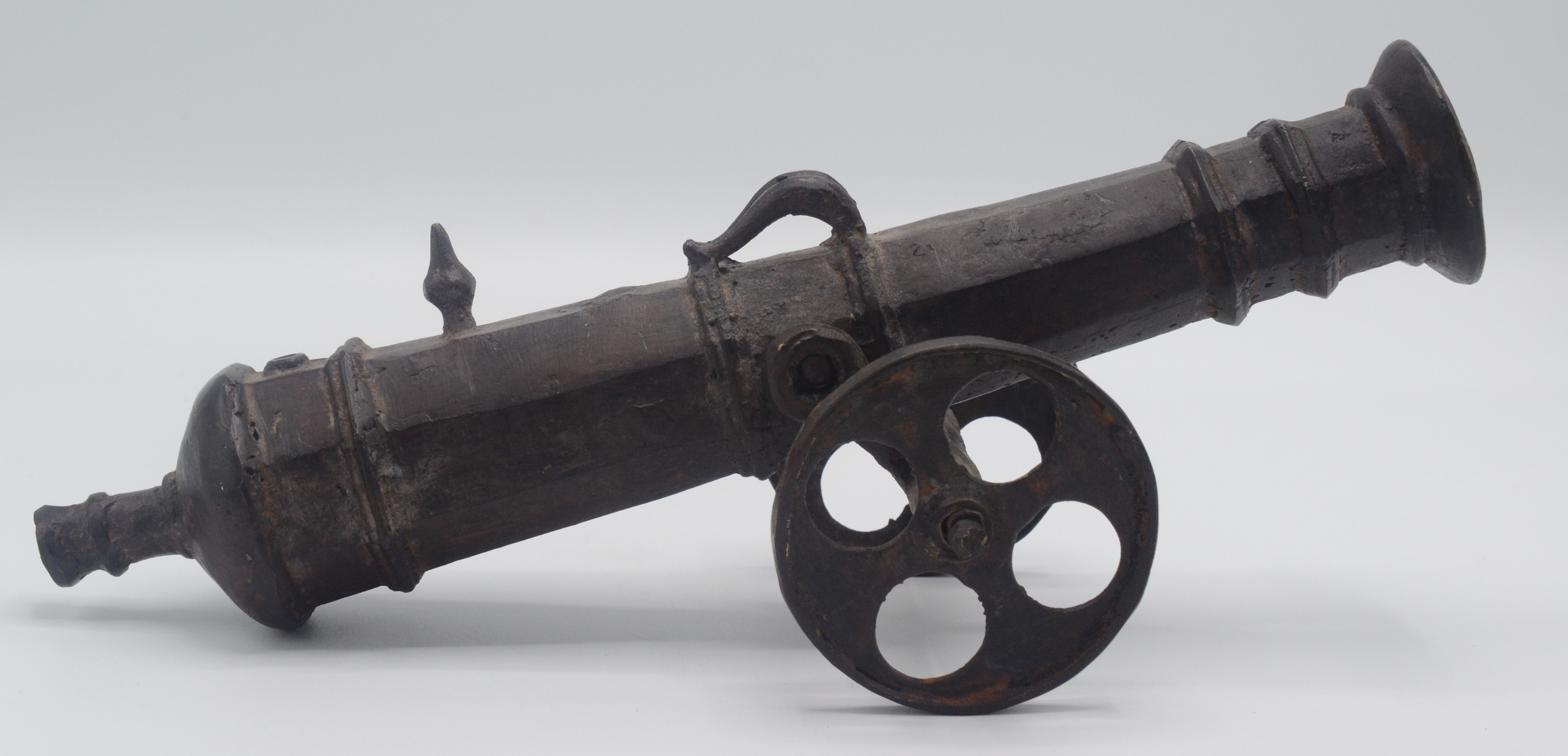 A Lantaka metal model of a cannon, length 30cm. - Image 3 of 3