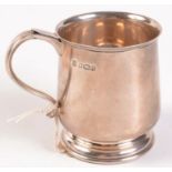 A silver bellied mug in George III style Sheffield 1975, height 9cm. 7.5oz.