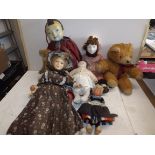 Miscellaneous dolls and teddy bears.