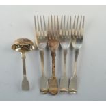 Four fiddle pattern dessert forks and a fiddle pattern engraved Victorian sifting spoon. 6.5oz.
