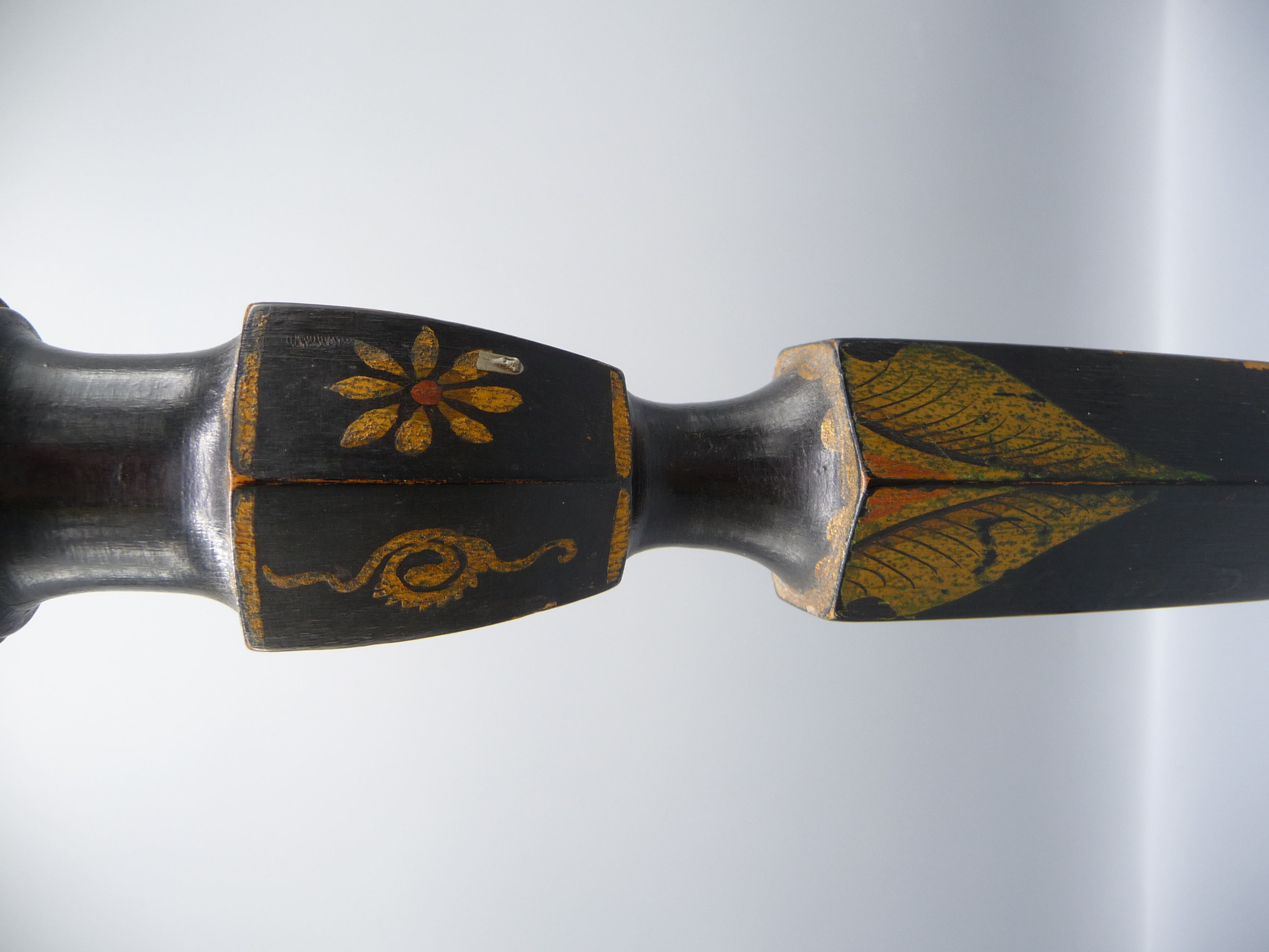 A black chinoiserie lacquered table lamp, decorated with gilt floral sprays, height 67cm. - Image 3 of 5