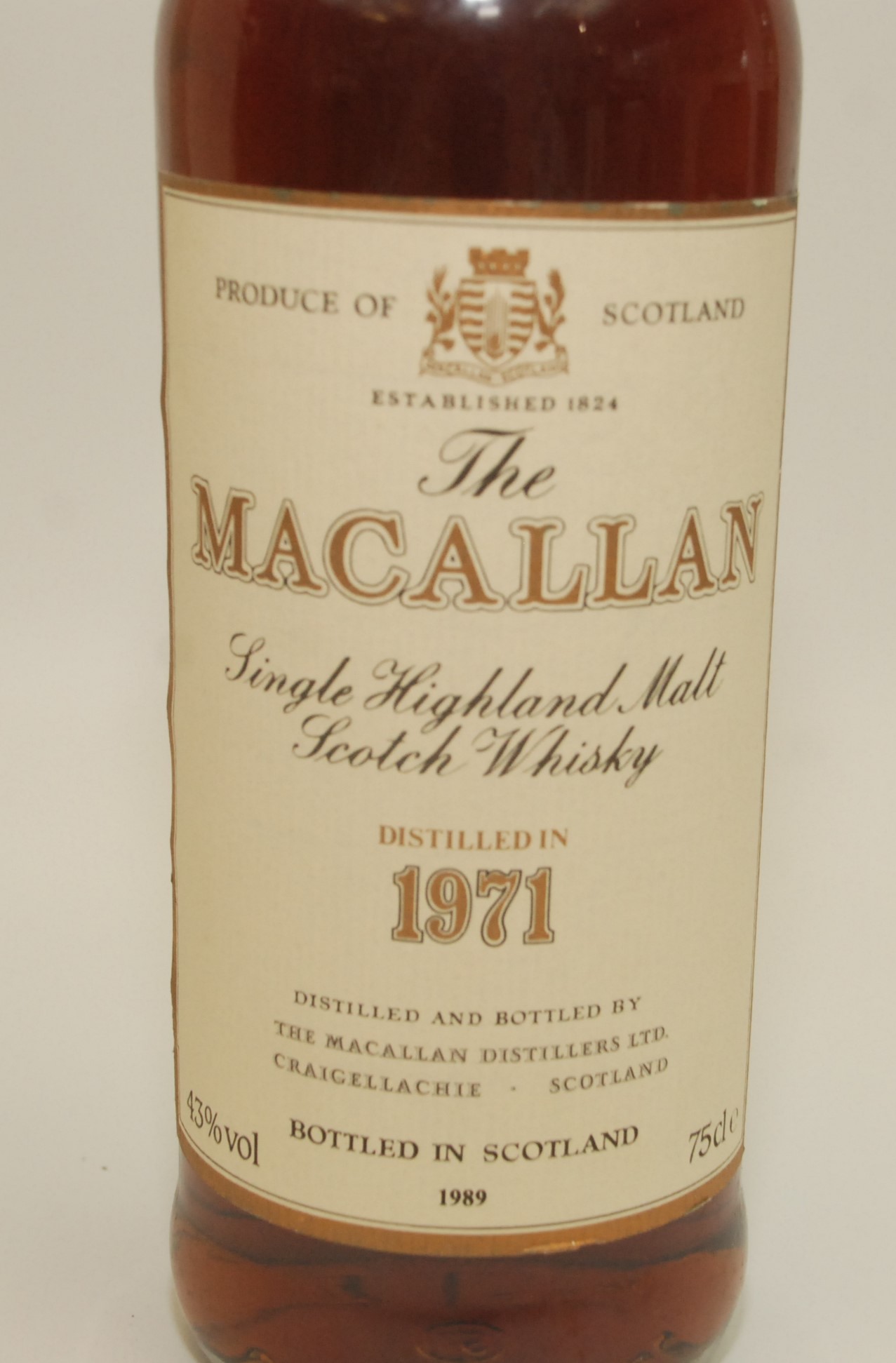 The Macallan a 75cl bottle of 18 year old single malt whisky distilled 1971 in its original box - Image 3 of 6