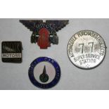 Two Jowett enamel badges, a Brooks Motors 1904-1954 enamel badge and a Hull badge (4)