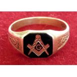 A 10K gold and enamel masonic ring, weight 4.5g, size T