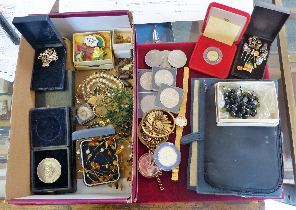 A quantity of costume jewellery including commemorating coins